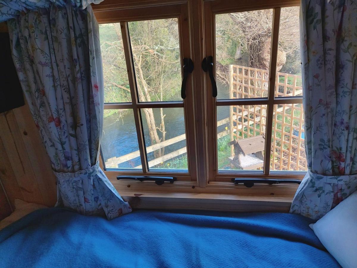 The Old Mill Shepherds Hut Okehampton Exterior photo