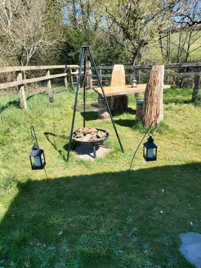 The Old Mill Shepherds Hut Okehampton Exterior photo